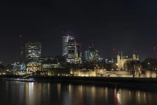 London Storbritannien 2018 Tower London Med Kontorsbyggnader Bakgrunden — Stockfoto
