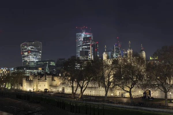 Londýn Velká Británie 2018 Tower London Kancelářské Budovy Pozadí — Stock fotografie