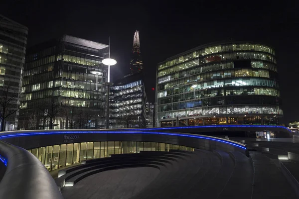 London Storbritannien 2018 Kontorsbyggnader London Med Shard Bakgrunden — Stockfoto