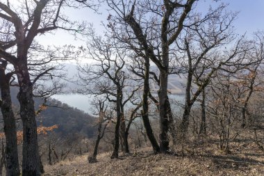 Zebegeny arka planda Tuna ile yürüyüş iz.