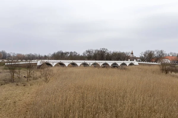ハンガリーの 9 穴橋 — ストック写真