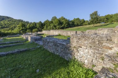 Pilisszentlelek köyü yakınlarındaki manastır kalıntıları, Macaristan.