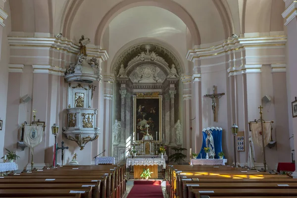 Wnętrze kościoła św Stefana w Domos, Węgry. — Zdjęcie stockowe