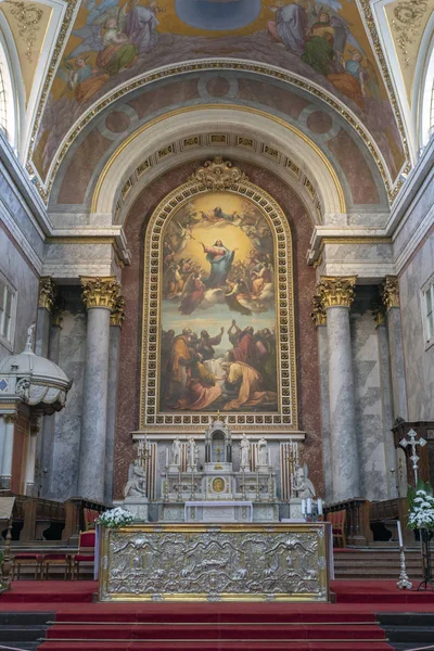 Interior da Basílica de Esztergom na Hungria . — Fotografia de Stock