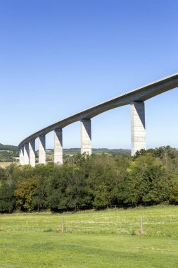 Macaristan'da Balaton Gölü yakınlarındaki Koroshegy Viyadüğü.