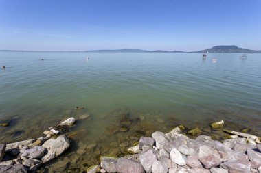 Fonyod'dan Balaton Gölü görünümü, Macaristan.