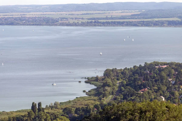 Vista del lago Balaton desde las tierras altas . — Foto de Stock