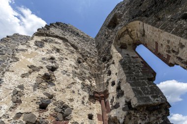 Taliandorogdi, Macaristan'daki ortaçağdan kalma St. Andrew kilisesinin kalıntıları