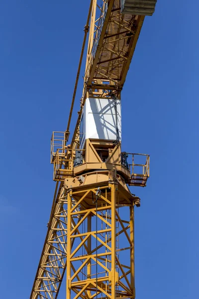 Kran auf einer Baustelle — Stockfoto