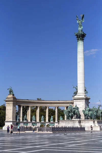 Praça do Herói em Budapeste, Hungria — Fotografia de Stock