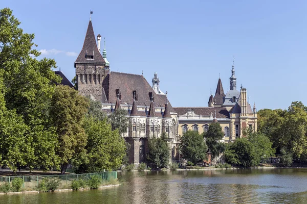 Macaristan, Budapeşte 'deki Vajdahunyad kalesi