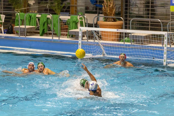 Match de water-polo entre OSC Hungary et Sintez Kazan à Budapes — Photo