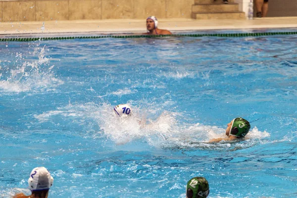 匈牙利奥斯克与布达佩斯辛特斯卡赞之间的水球比赛 — 图库照片