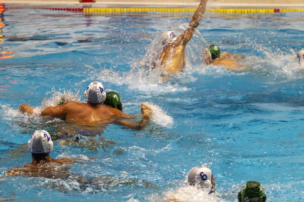 Jogo de polo aquático entre OSC Hungria e Sintez Kazan em Budapes — Fotografia de Stock