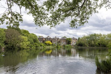 Londra 'daki 2 numaralı Hampstead göleti.