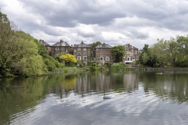 Londra 'daki 2 numaralı Hampstead göleti.