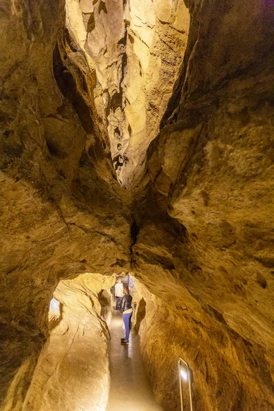 Печера пацлолгьi в Будапешті — стокове фото