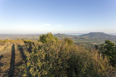 Balaton Gölü 'ndeki Aziz George dağından kötü manzara.