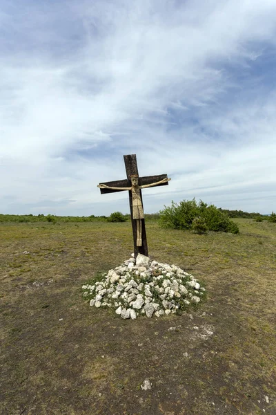 Křižovatka Vesnice Zsambek Maďarsko Zamračený Jarní Den — Stock fotografie