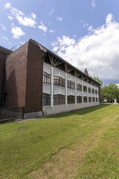 Escuela Primaria Dormitorio Arpad Vezer Sarospatak Hungría Por Imre Makovecz — Foto de Stock