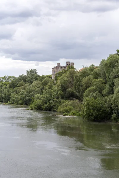 Der Renaissanceturm Der Burg Sarospatak Mit Dem Fluss Bodrog Vordergrund — Stockfoto