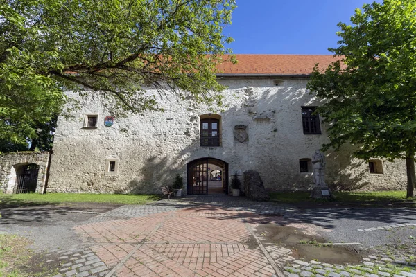 Pátio Castelo Rakoczi Szerencs Dia Verão Hungria — Fotografia de Stock