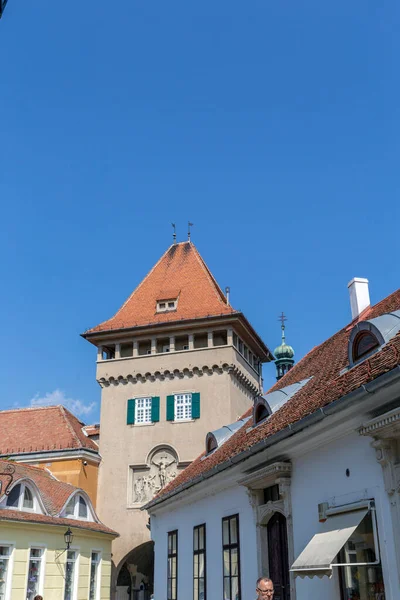 Heldenturm Auf Dem Jurisics Platz Koszeg Ungarn Einem Sommertag — Stockfoto