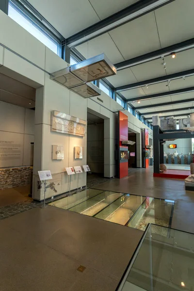 Szombath, Macaristan - 08 09 2020: Macaristan 'ın Szombath, Macaristan' daki Iseum Savariense müzesi ve Roma arkeoloji sahasının içi