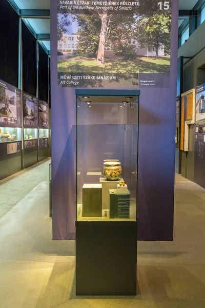 Сомбатхей Венгрия 2020 Интерьер Музея Исеум Савариенсе Римские Археологические Раскопки — стоковое фото