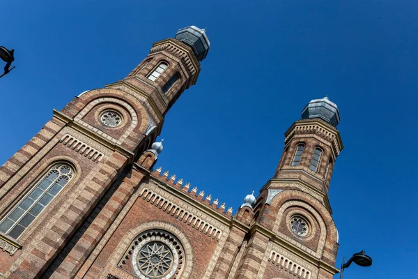 Macaristan, Szombath 'ta bir yaz günü sinagog.