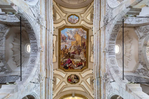 Cagliari, İtalya - 07: 15: 2020: Cagliari, İtalya 'daki Saint Mary Katedrali ve Saint Cecilia Katedrali.