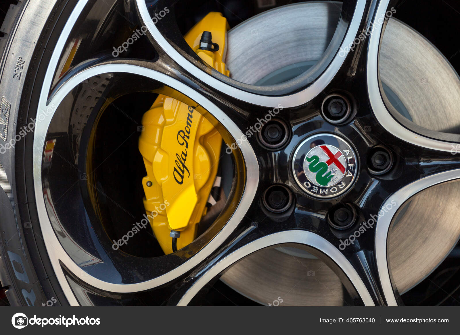 Gyor Hungary 2020 Close Shot Alfa Romeo Car Wheel – Stock