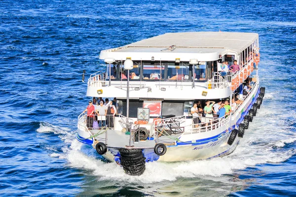 Ferry Bringing Passengers Istanbul Turkey — Stock Photo, Image