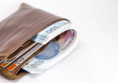Cüzdanda Türk Lirası banknot izole