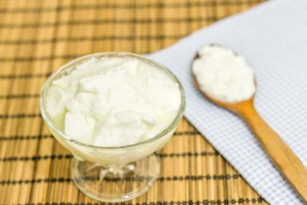 Yogur Orgánico Natural Casero Con Cuchara Madera —  Fotos de Stock