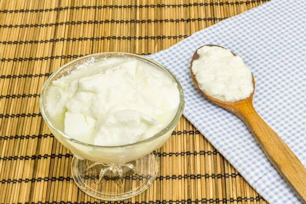 Yogur Orgánico Natural Casero Con Cuchara Madera —  Fotos de Stock