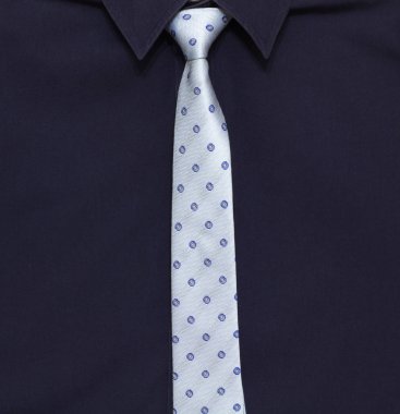 lacivert gömlek ve kravat