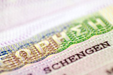 Yunanistan'ın Schengen vizesi pasaport sayfasında, kapatın