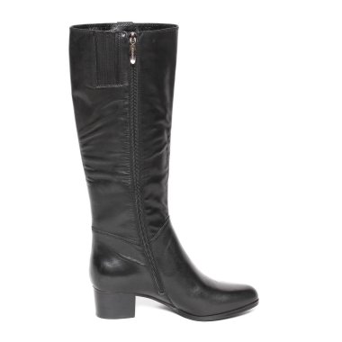 Beyaz arka plan üzerinde izole kadın demi-sezon çizmeler