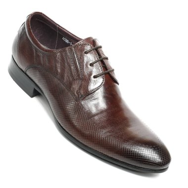 Office deri üzerinde beyaz izole ayakkabı adam