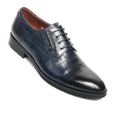 Office deri üzerinde beyaz izole ayakkabı adam