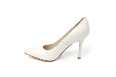 Beyaz arka plan üzerinde izole kadın ayak ve platform ayakkabı