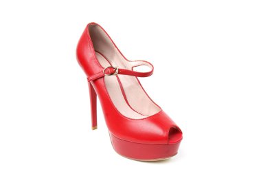 Beyaz arka plan üzerinde izole kadın ayak ve platform ayakkabı