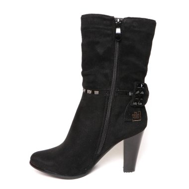 Kadın yarı sezon ayakkabıları beyaz arka planda izole edilmiş deri.