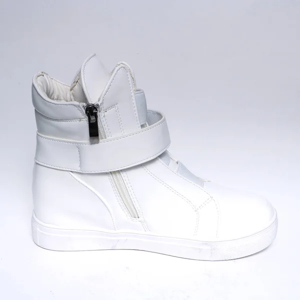 Sapatos Femininos Couro Isolado Fundo Branco — Fotografia de Stock