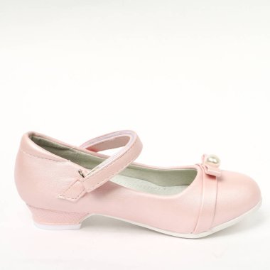 Çocuğun loafer'lar beyaz arka plan ve şık modern ayakkabı