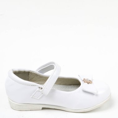 Çocuğun loafer'lar beyaz arka plan ve şık modern ayakkabı