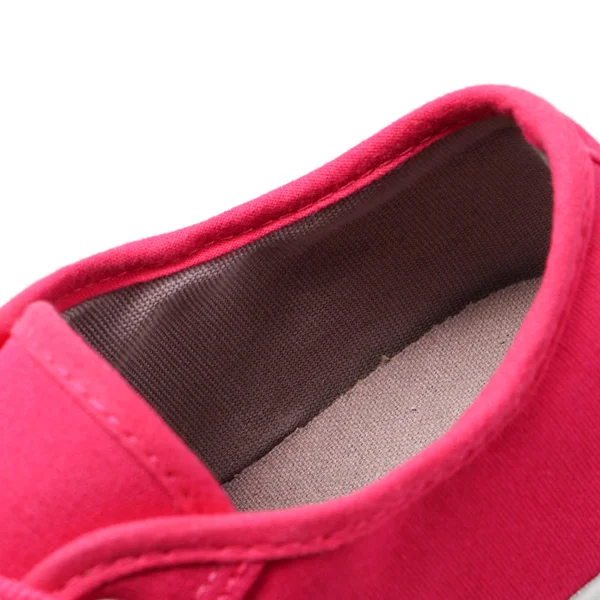 白い背景の上の履物の部分 彫刻の要素 ファスナー 毛皮の詳細靴 — ストック写真