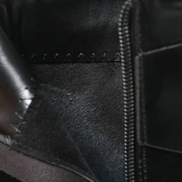 白い背景の上の履物の部分 彫刻の要素 ファスナー 毛皮の詳細靴 — ストック写真