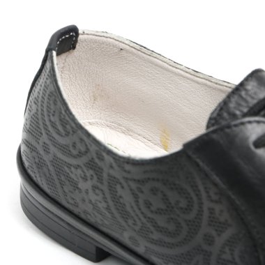 Kadın demi-sezon beyaz arka plan üzerinde izole deri ayakkabılar. E-ticaret ve Katalog için ürün stüdyoda çekim güzel fotoğraf pic.